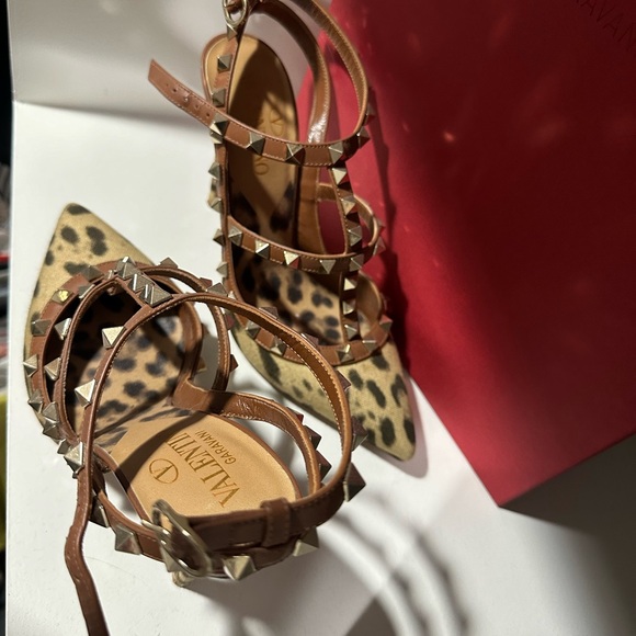 Authentic Valentino Leopard Rockstud size 36 - Picture 3 of 4